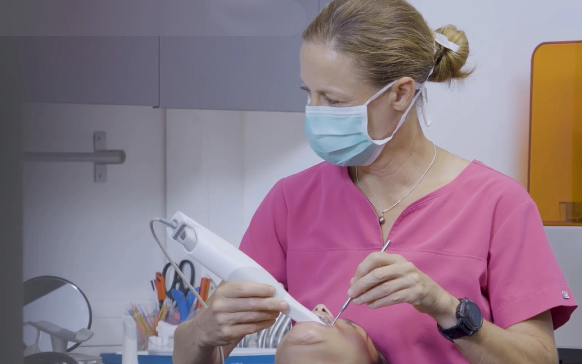 empreinte optique numerique Notre cabinet Dr Isabelle Chartres, Orthodontiste Tahiti